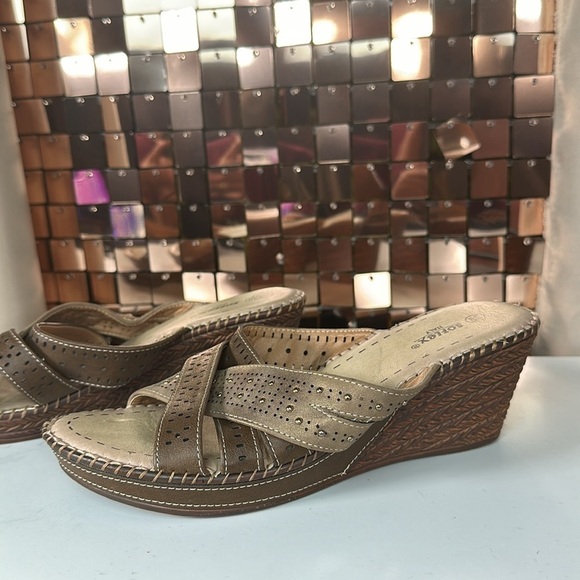 Soflex Tan and Gold Wedge Sandals Made in Italy Size 39 (8.5) - Picture 8 of 12